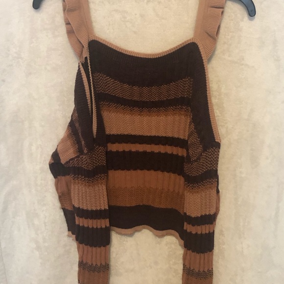 Cold shoulder shirt - Picture 1 of 4